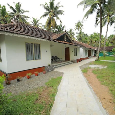 Prakruthi Residency Munroeisland Mundrothuruth Exterior foto