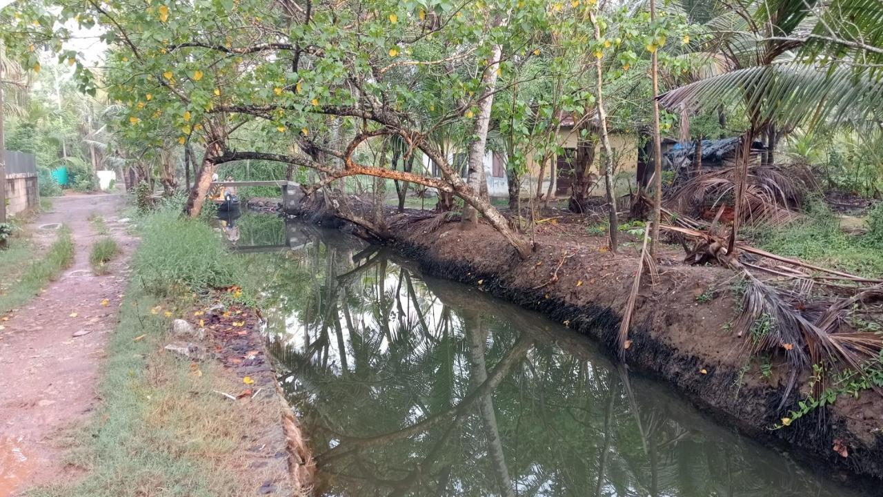 Prakruthi Residency Munroeisland Mundrothuruth Exterior foto
