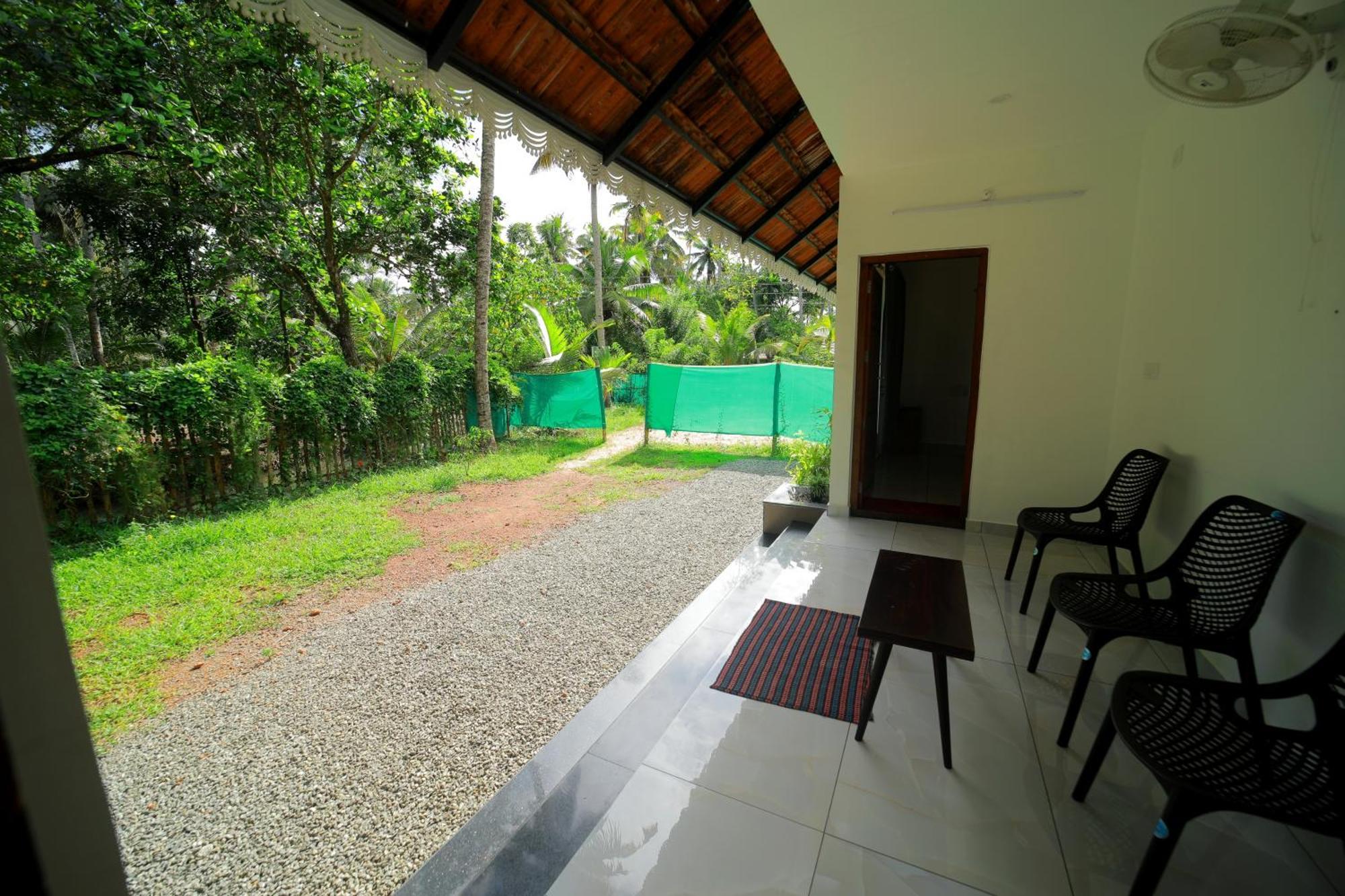 Prakruthi Residency Munroeisland Mundrothuruth Exterior foto