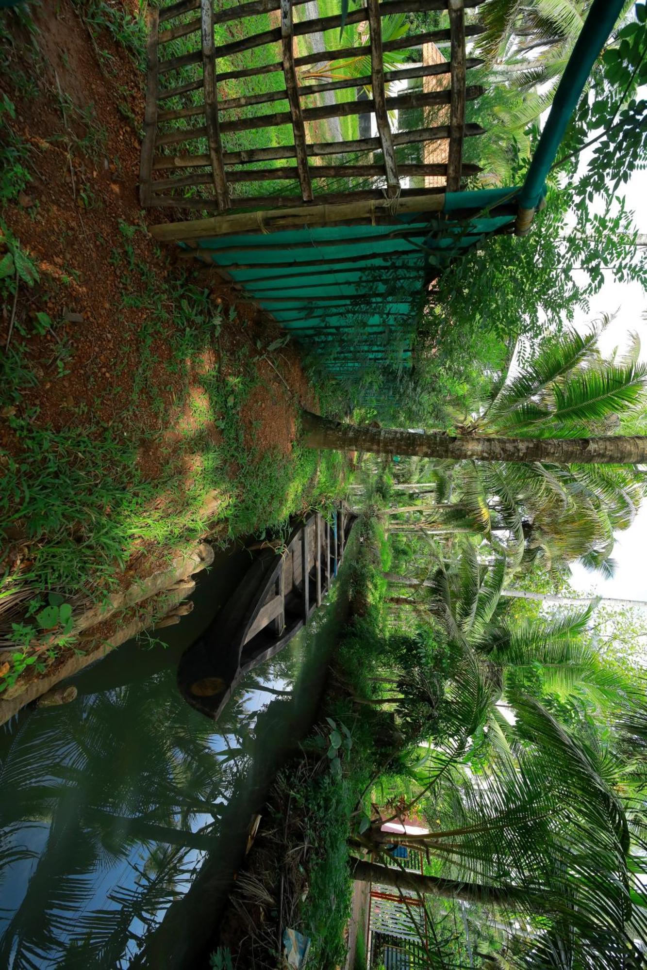 Prakruthi Residency Munroeisland Mundrothuruth Exterior foto