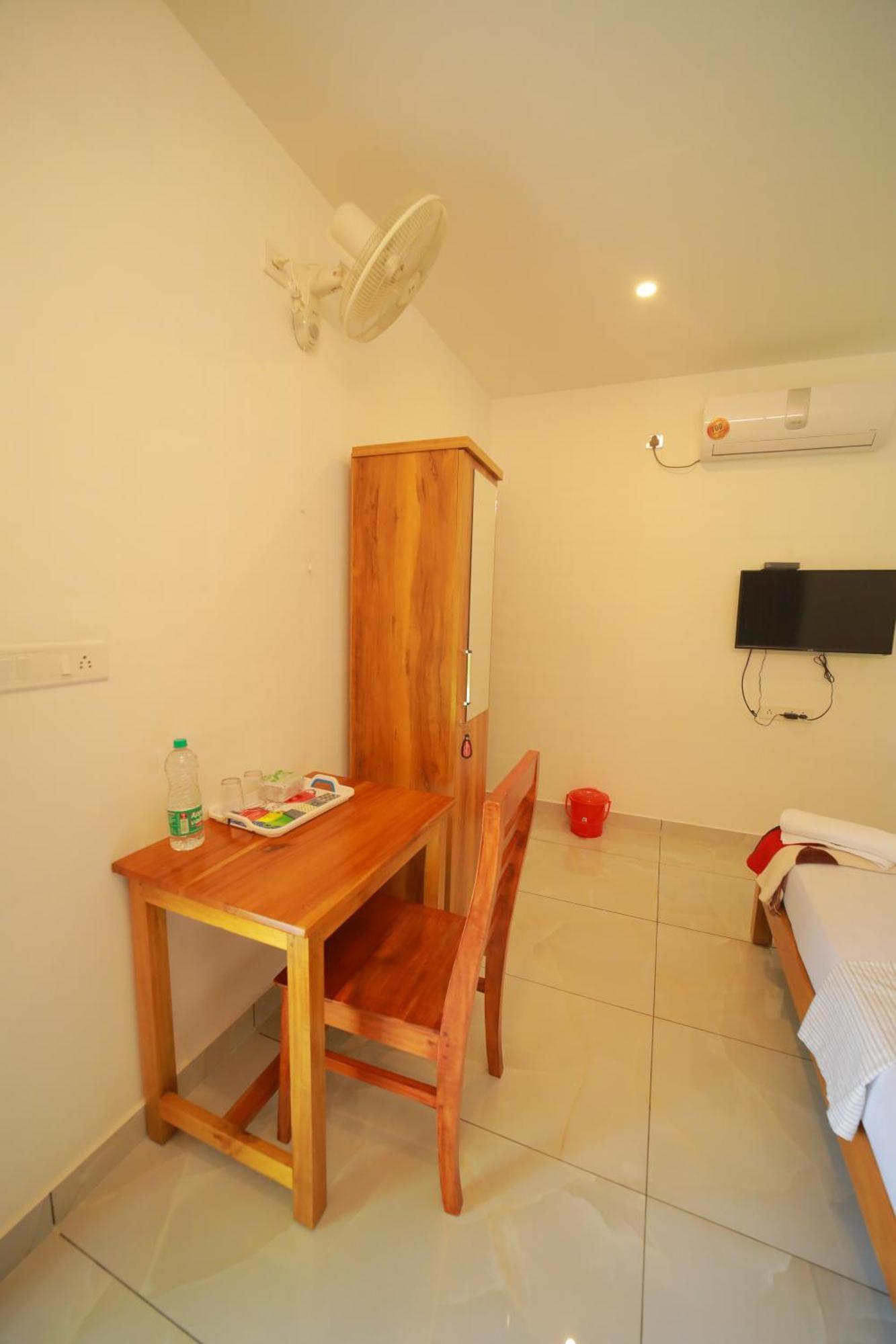 Prakruthi Residency Munroeisland Mundrothuruth Exterior foto