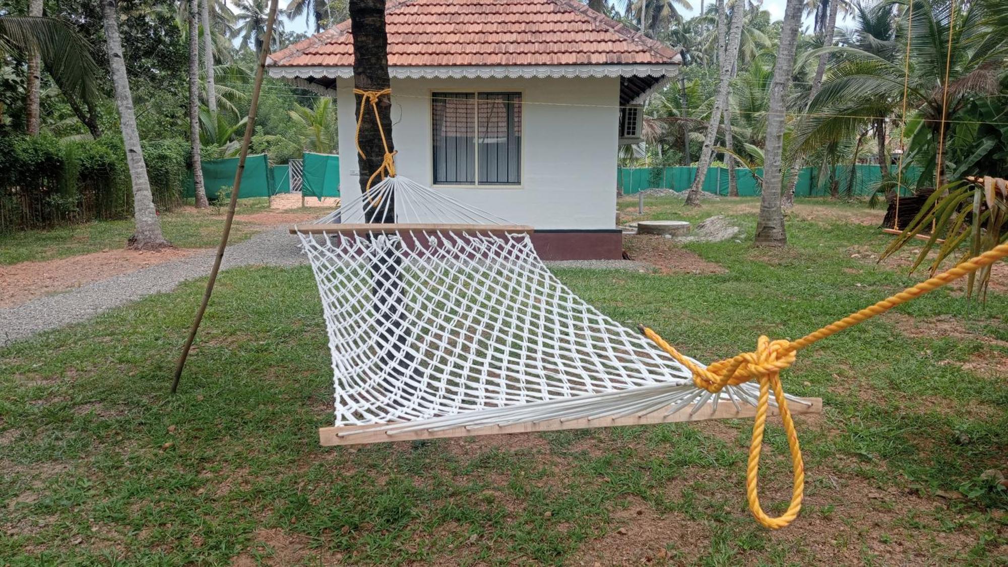 Prakruthi Residency Munroeisland Mundrothuruth Exterior foto