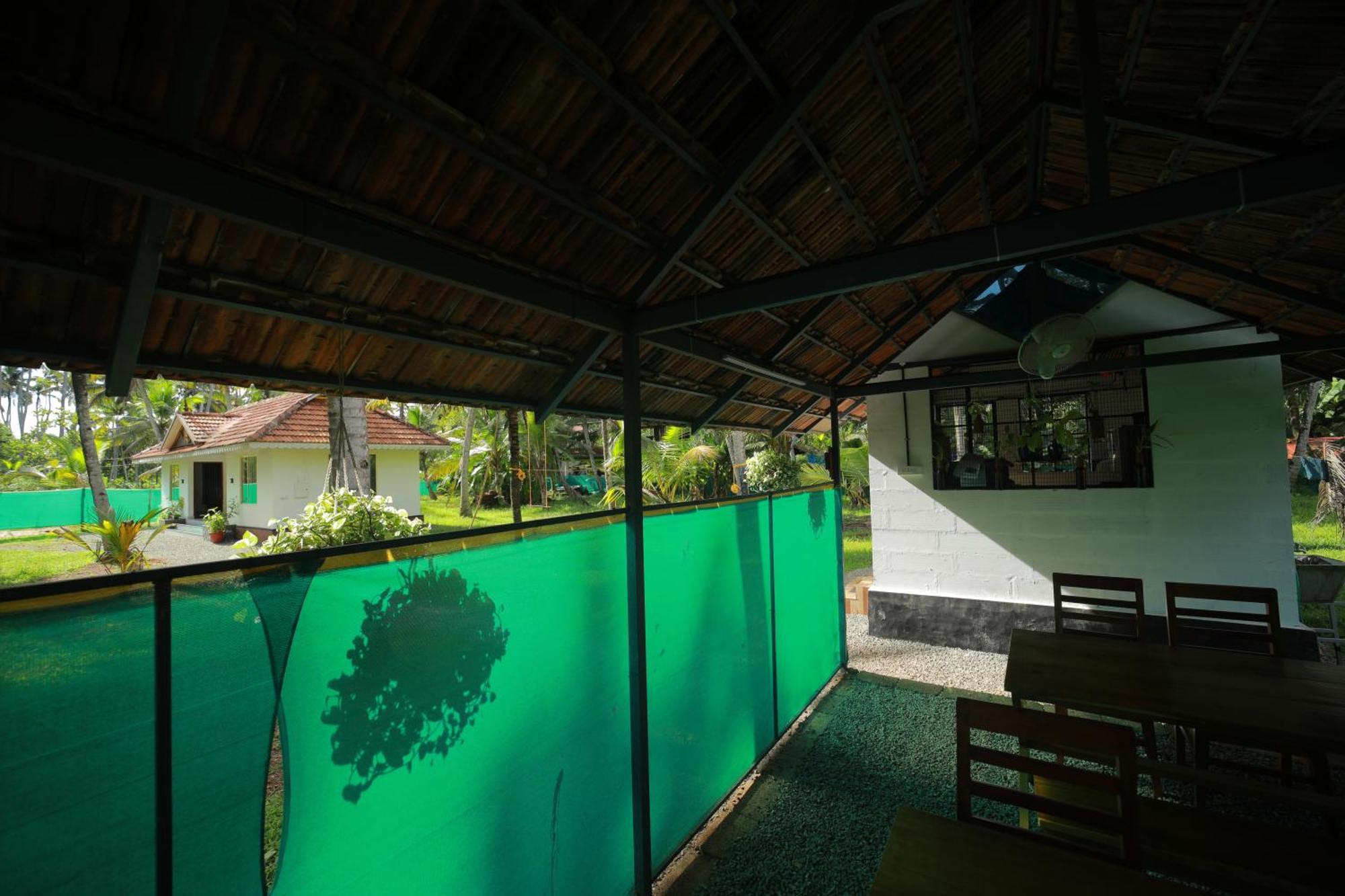 Prakruthi Residency Munroeisland Mundrothuruth Exterior foto