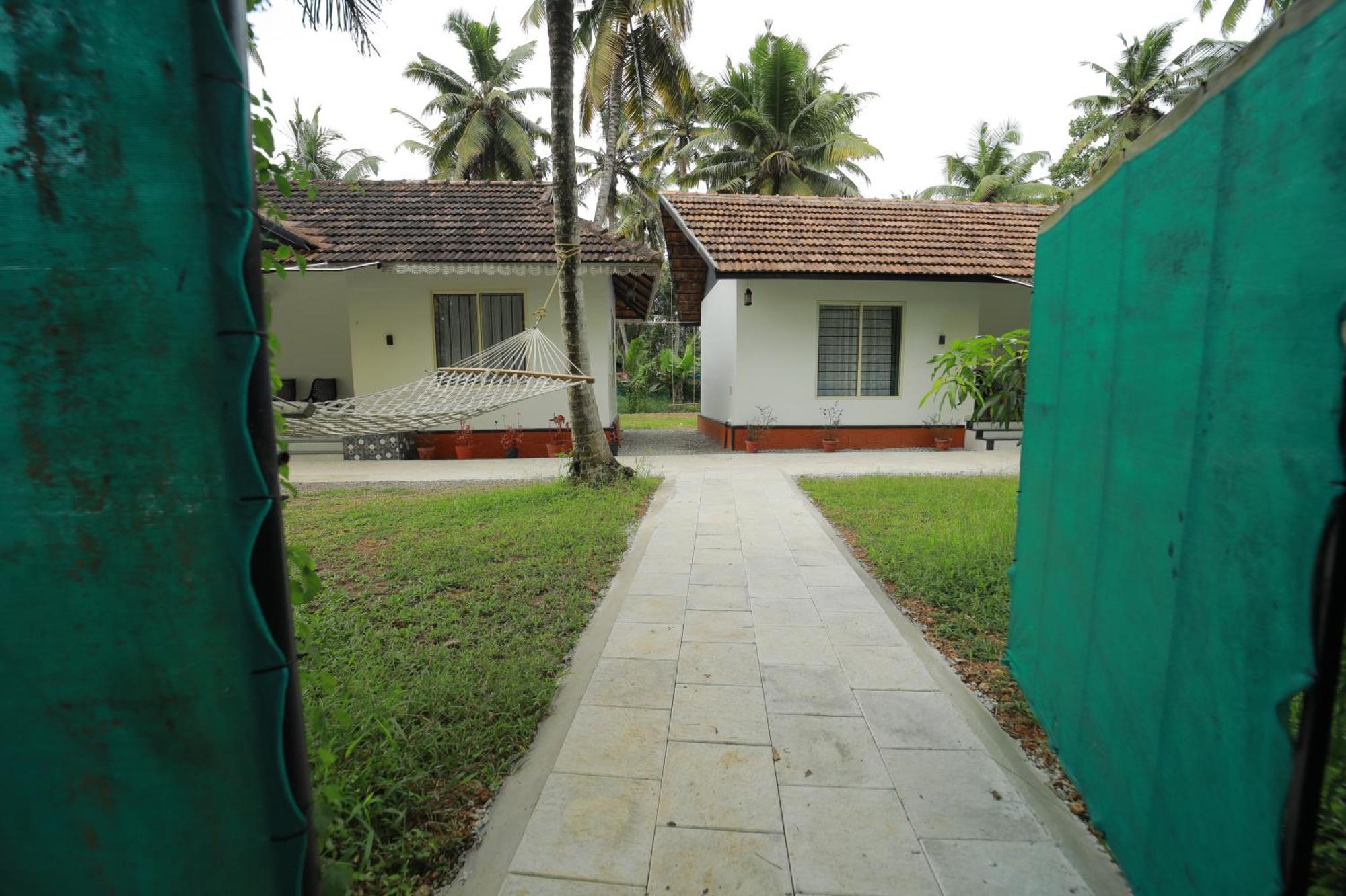 Prakruthi Residency Munroeisland Mundrothuruth Exterior foto